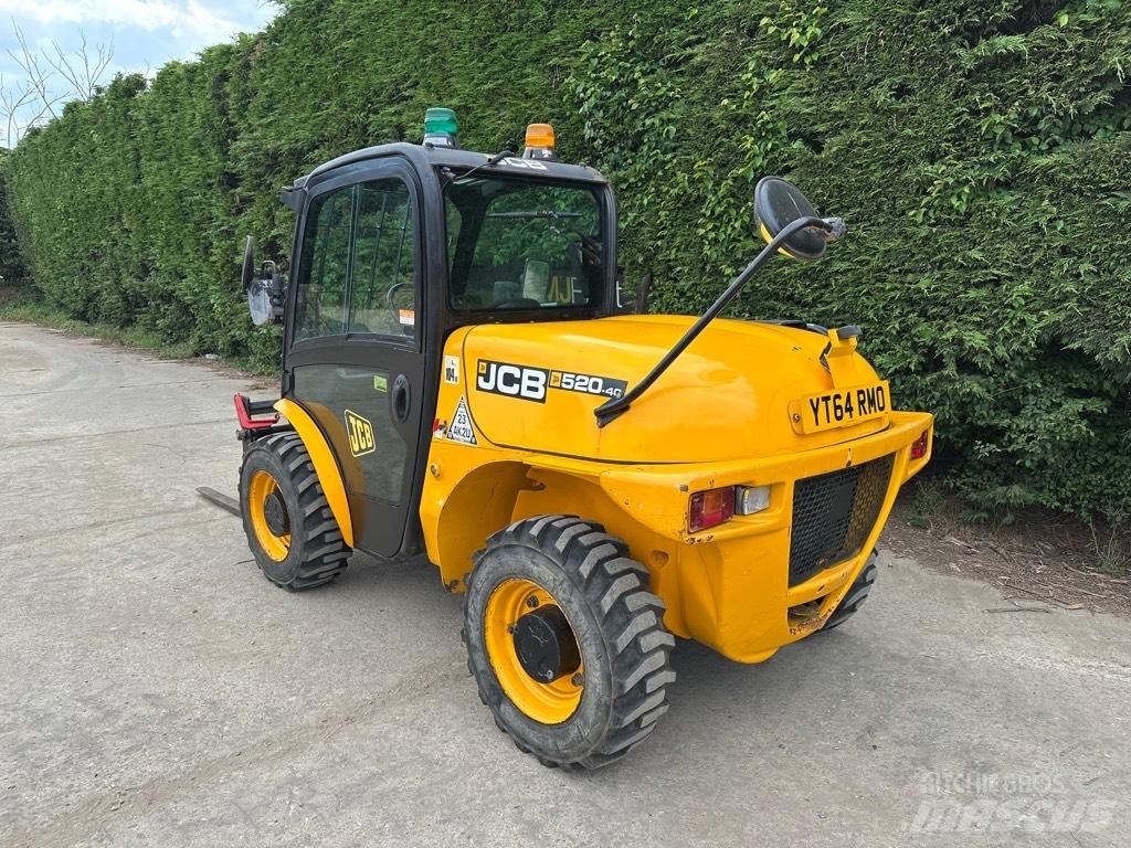 JCB 520-40 Teleskopické manipulátory