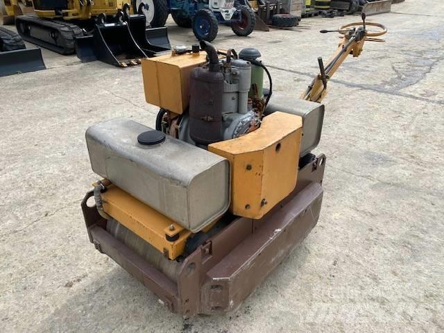 CASE Vibromax W 70 Tandemové válce