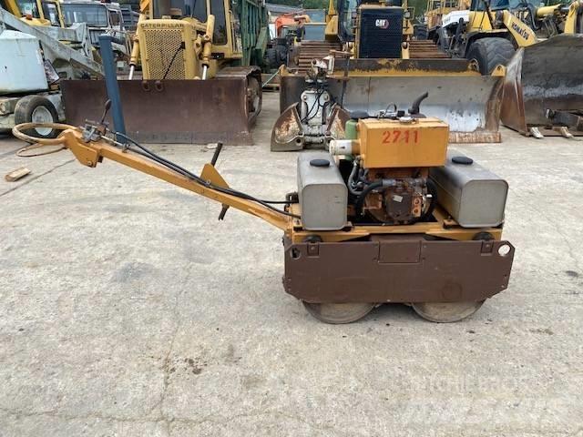 CASE Vibromax W 70 Tandemové válce
