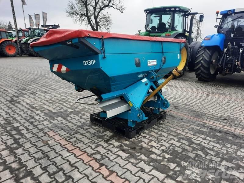 Sulky DX 30 Rozmetadla chlévské mrvy