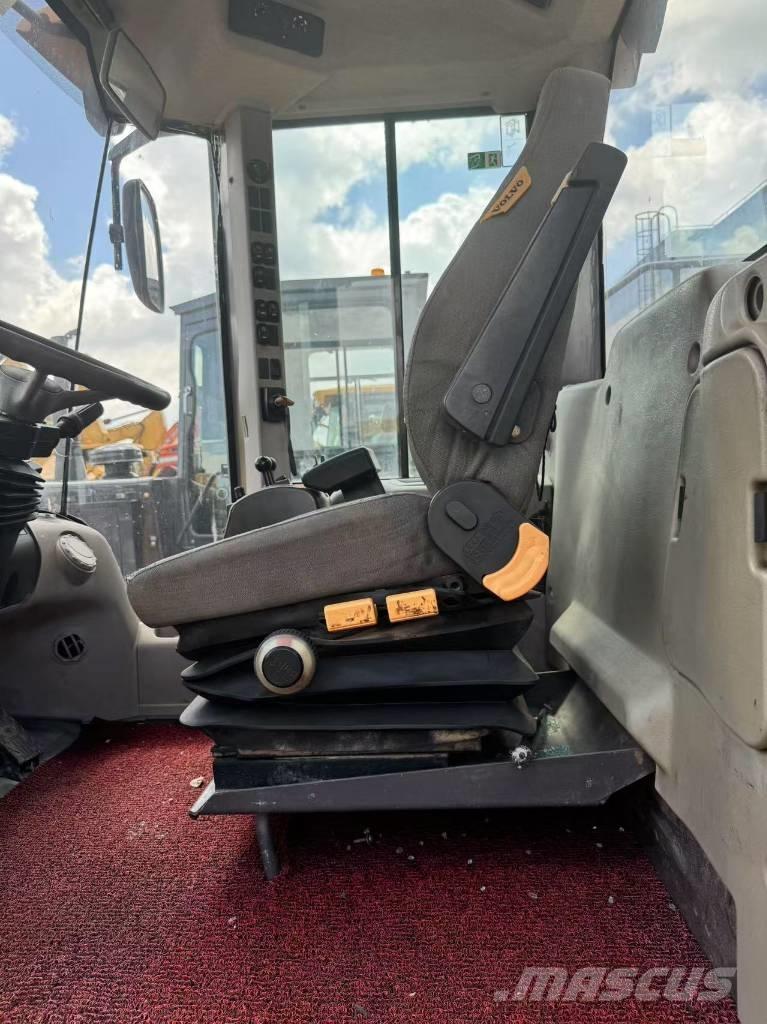 Volvo L 105 Kolové nakladače