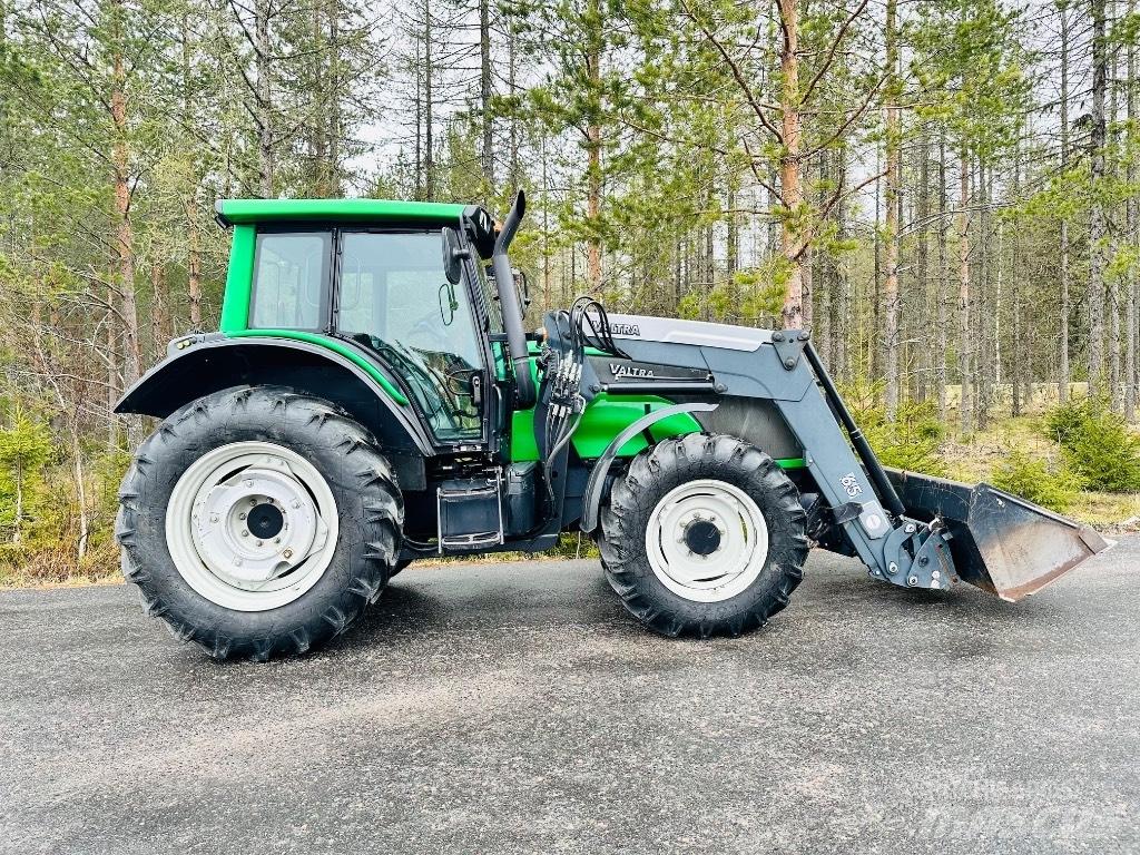 Valtra T 131 Traktory
