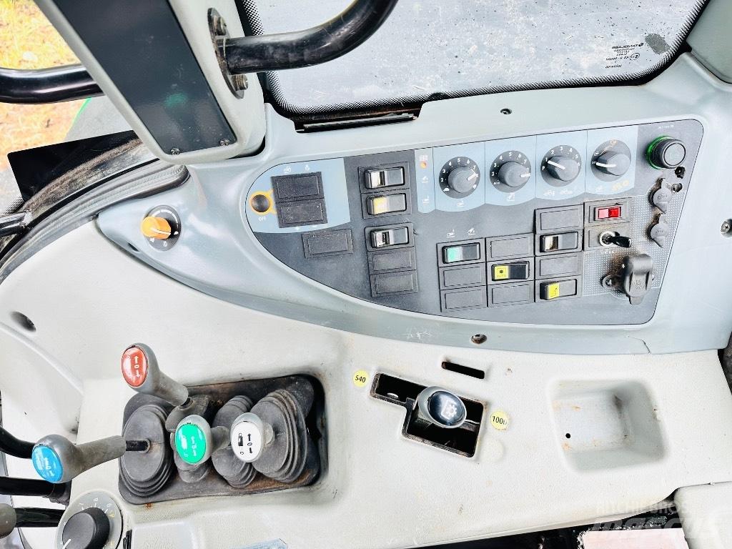 Valtra T 131 Traktory