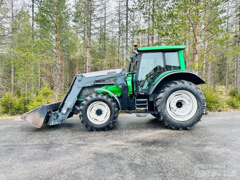Valtra T 131 Traktory