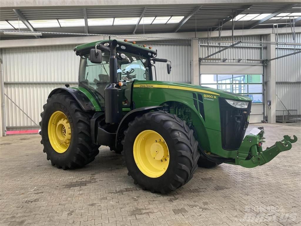 John Deere 8360R Traktory