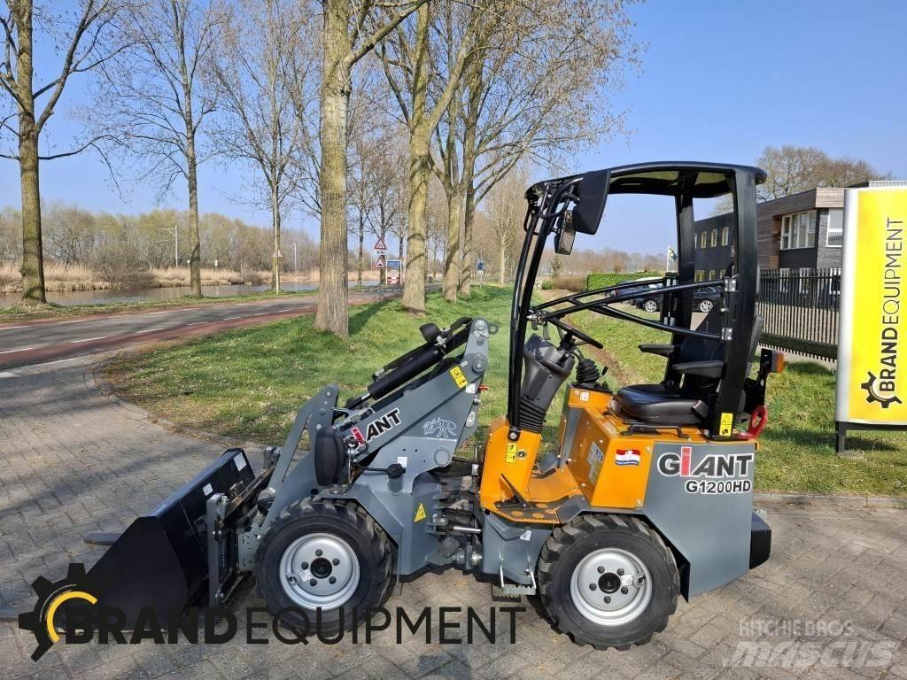 GiANT G1200HD Kolové nakladače