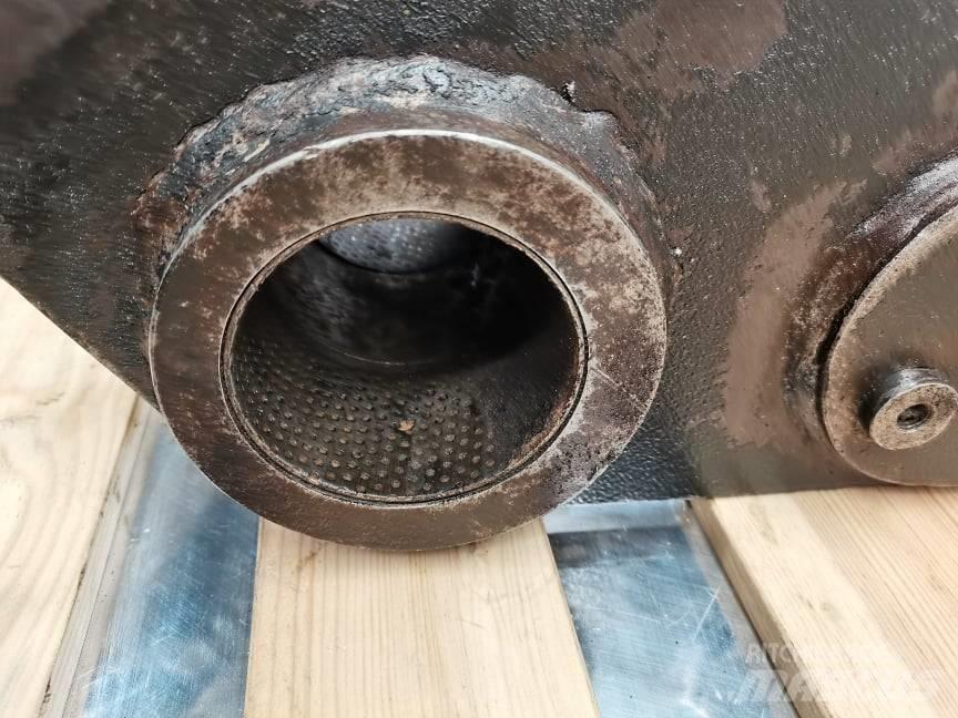 CAT TH 336 {Kiwak} Výložníky a lžíce