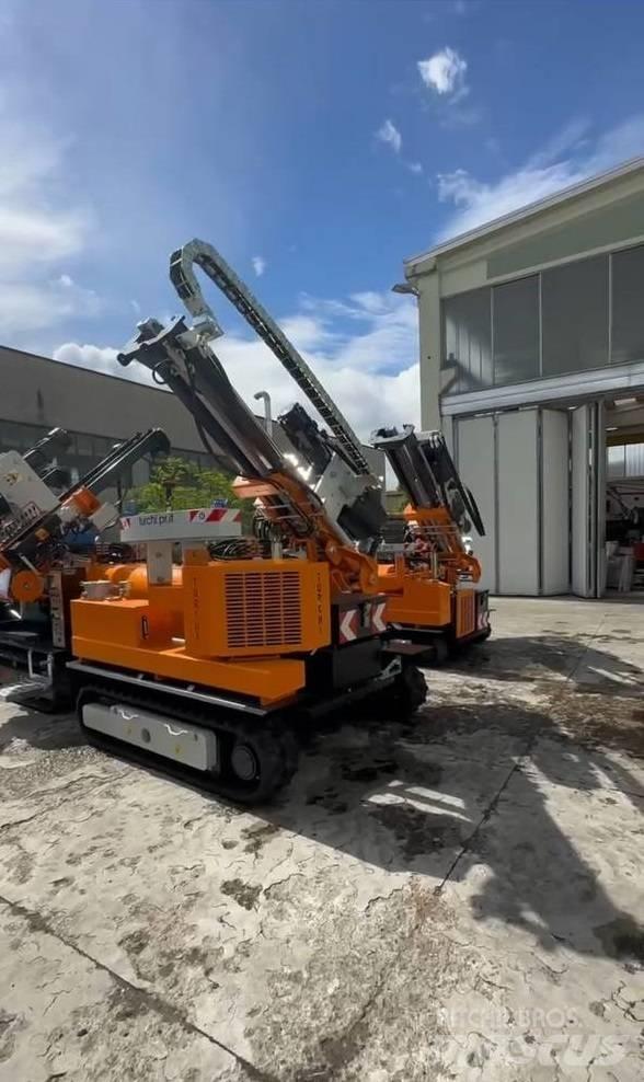  Turchi 300F Hydraulická beranidla na zatloukání pilotů