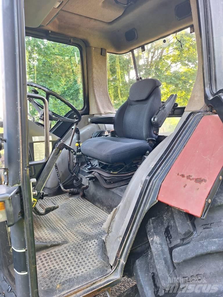 Case IH 845 XL Traktory