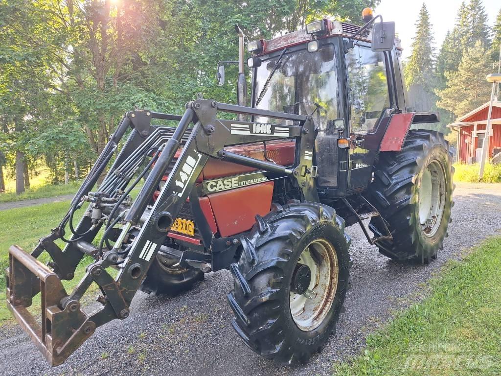 Case IH 845 XL Traktory