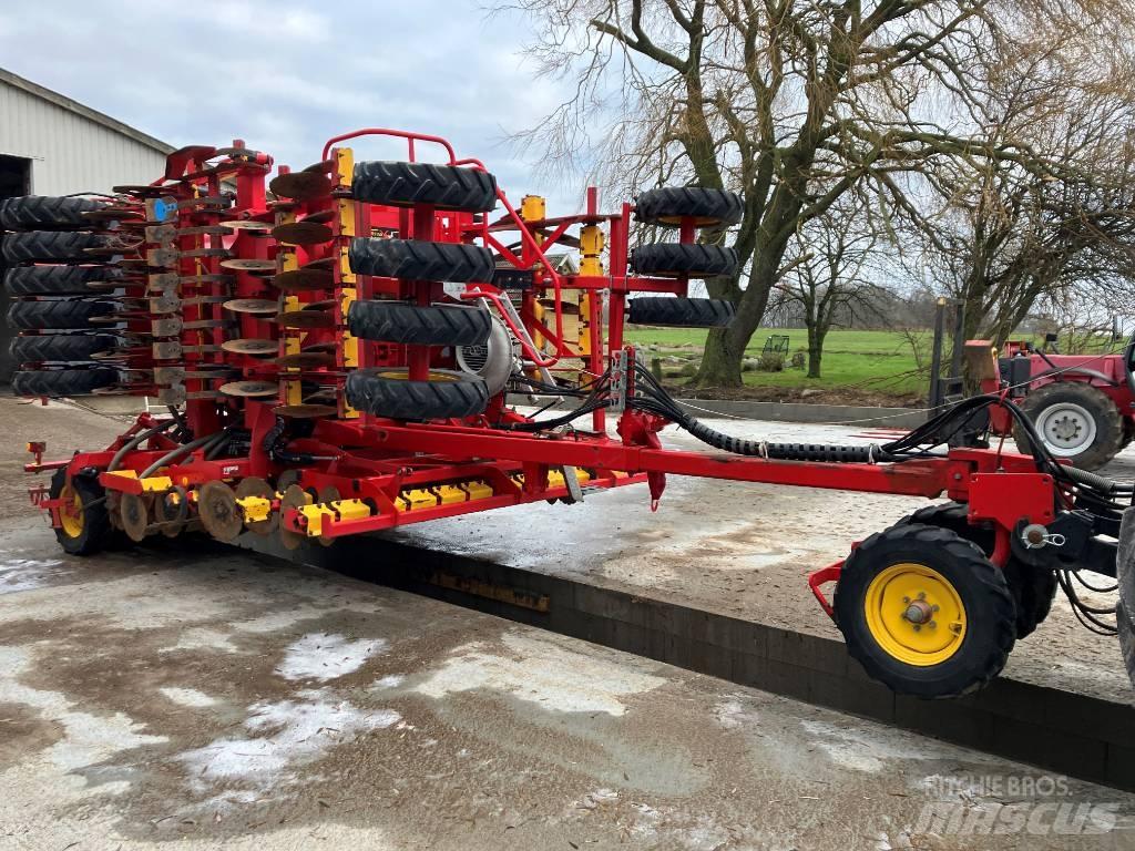 Väderstad RapidA600 Mechanické secí stroje