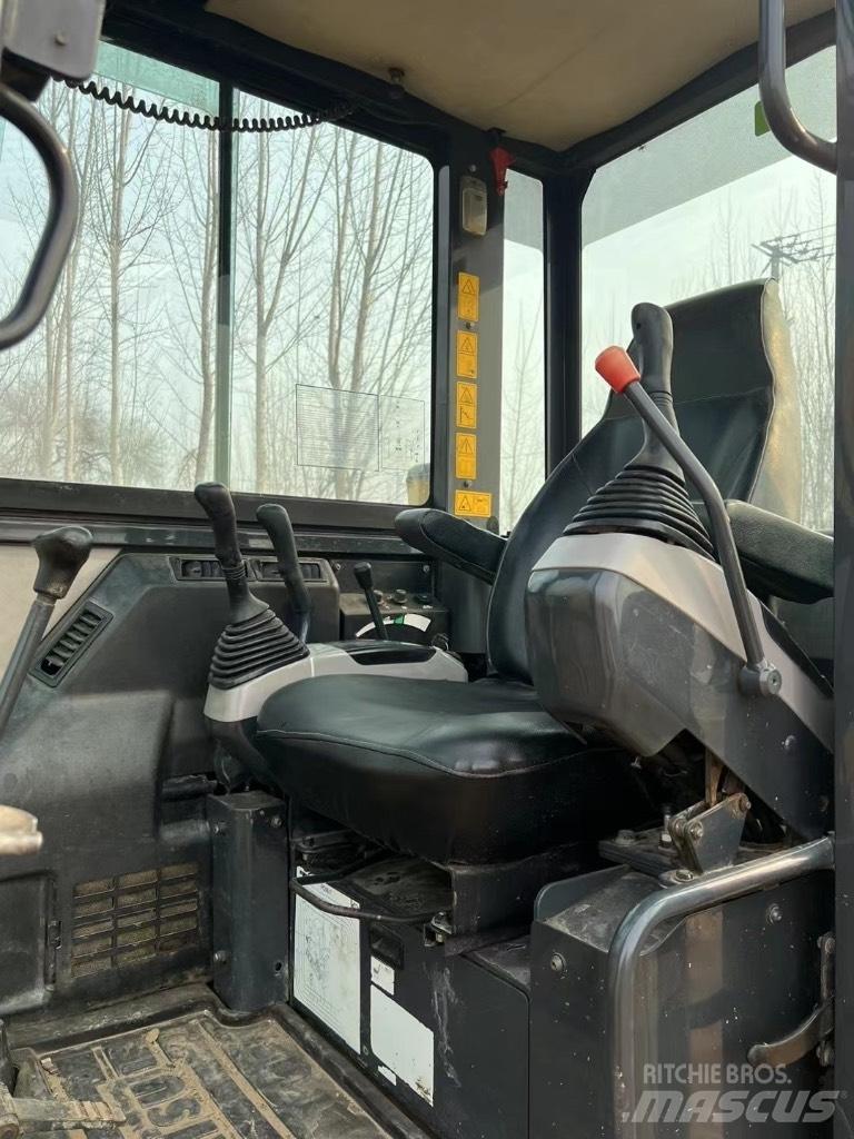 Komatsu PC58 Midi rýpadla 7t - 12t