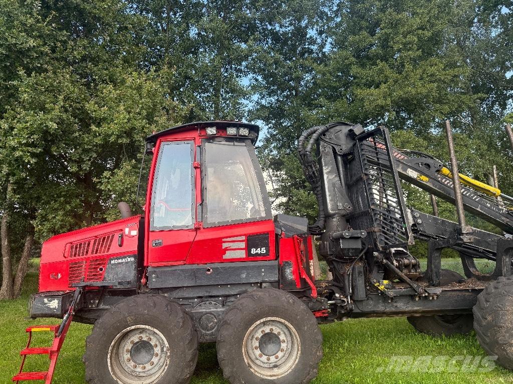 Komatsu 845 Vyvážecí traktory