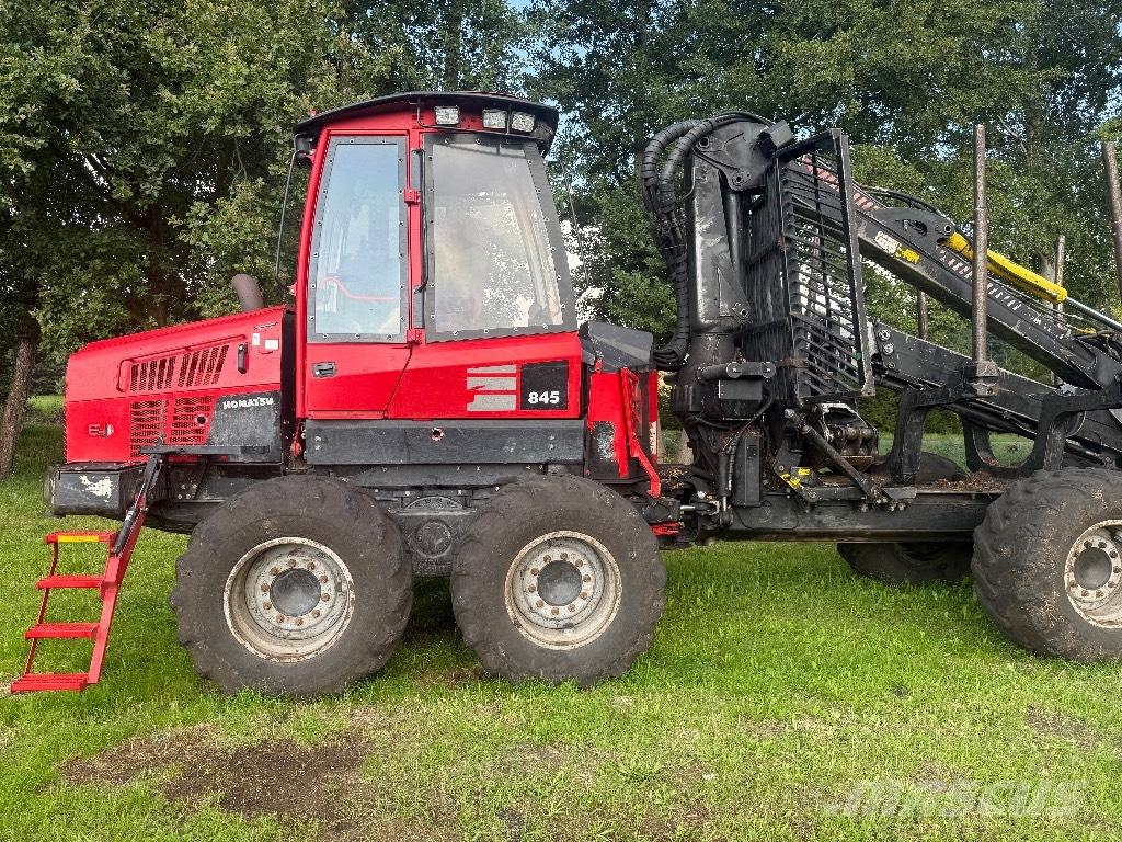 Komatsu 845 Vyvážecí traktory