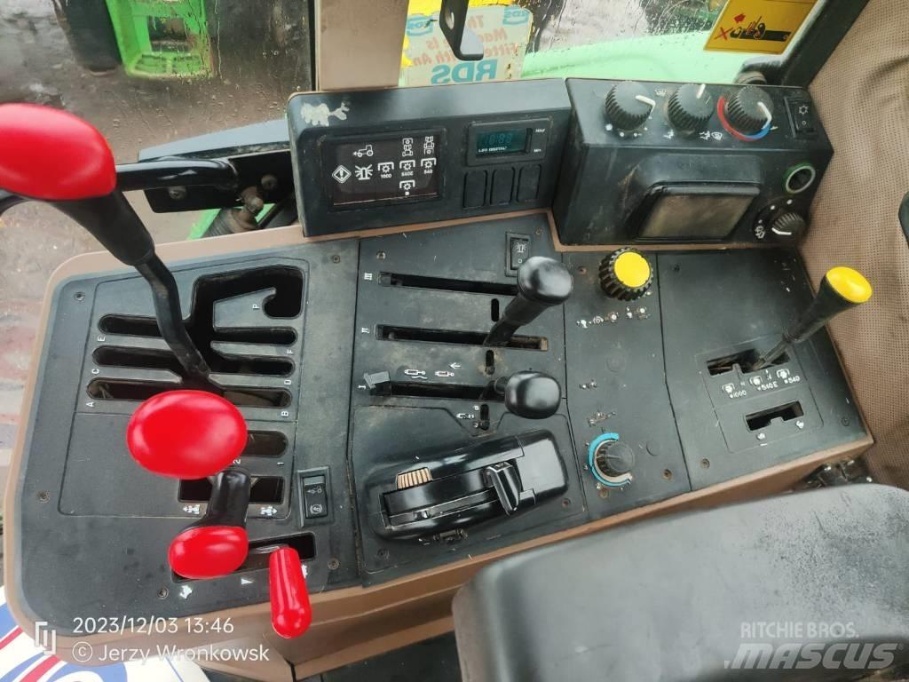 John Deere 6800 Traktory