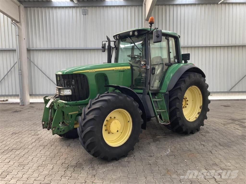 John Deere 6820 Traktory