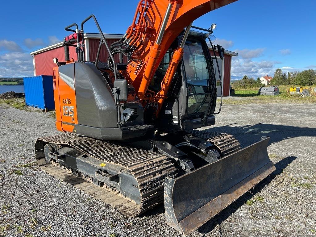 Hitachi ZX 135 US-7 Pásová rýpadla