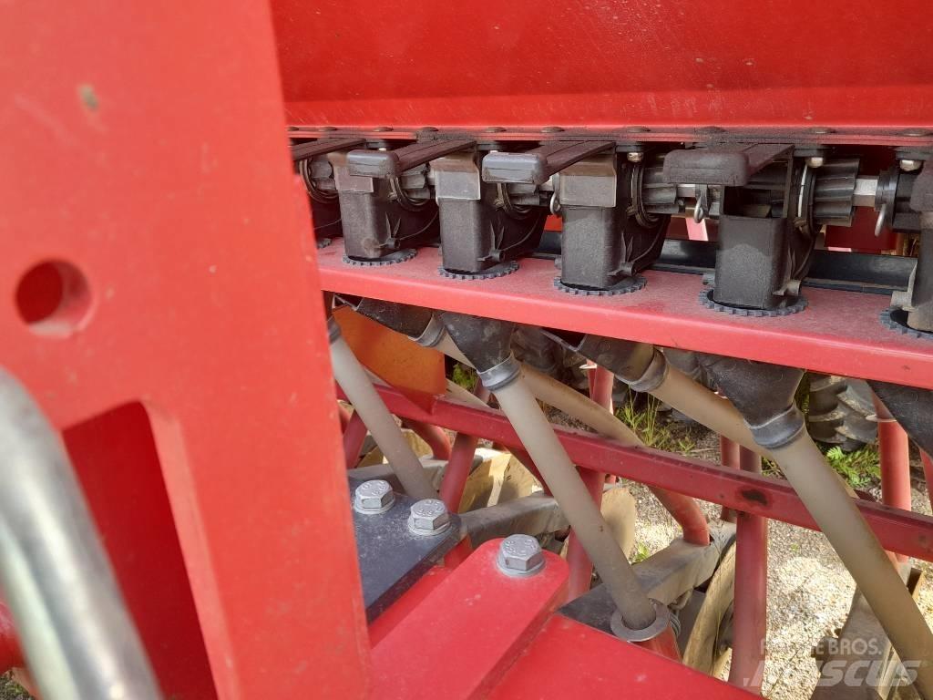 Tume TITAN 4000 Kombinované secí stroje