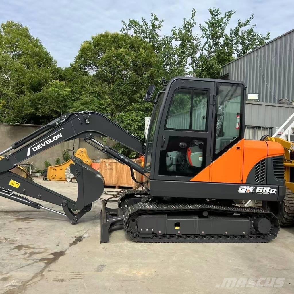 Develon DX 60 D Pásová rýpadla