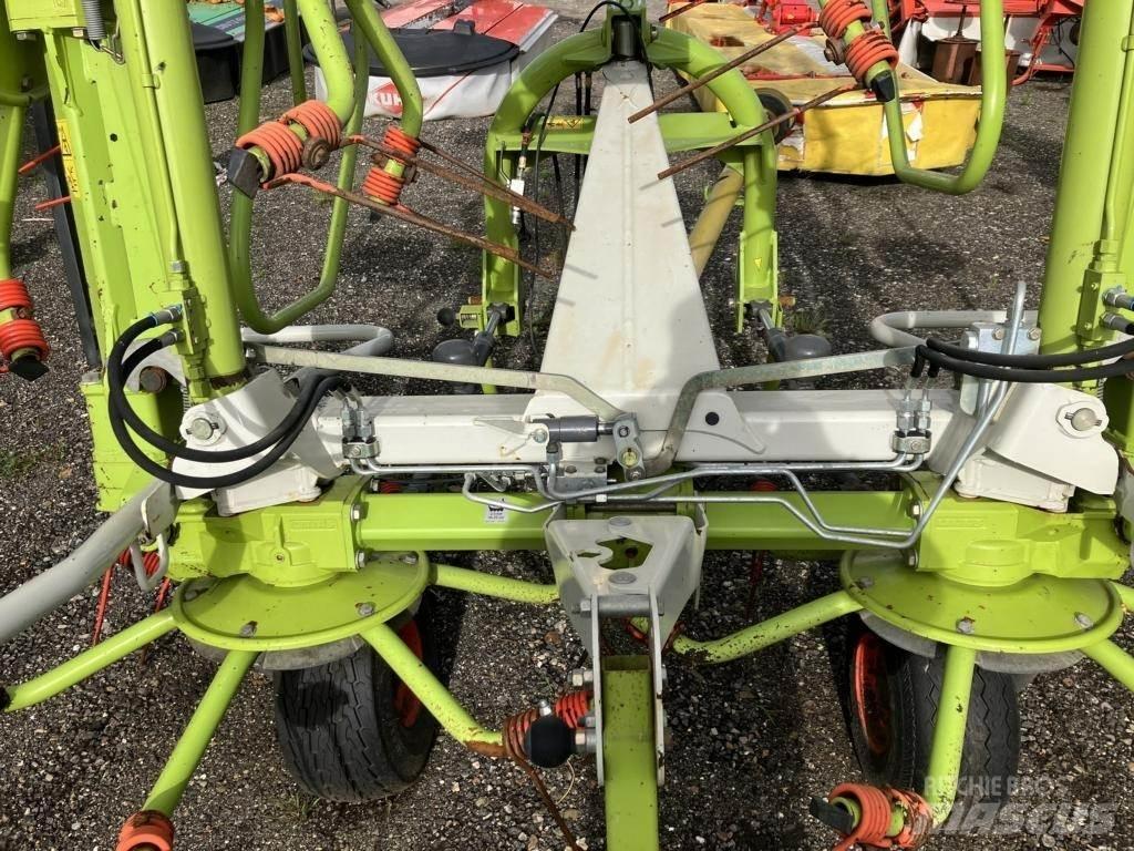CLAAS VOLTO 1100 Obraceče a shrabovače sena