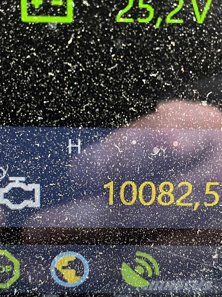 Komatsu 875 Vyvážecí traktory