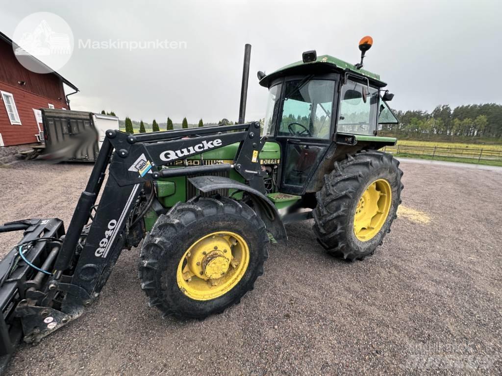 John Deere 2140 Traktory