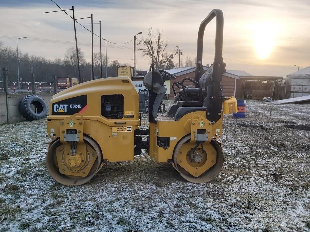 CAT CB 24 B Tandemové válce