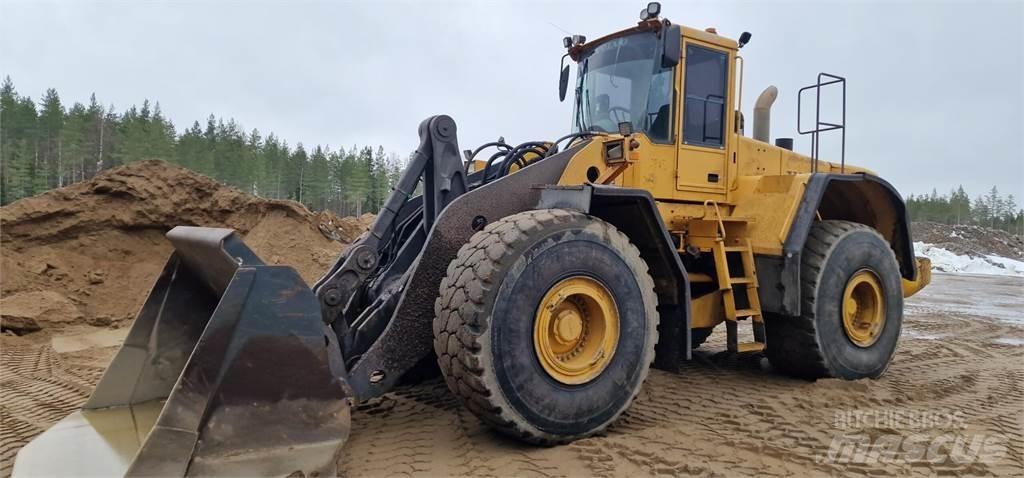 Volvo L220E Kolové nakladače