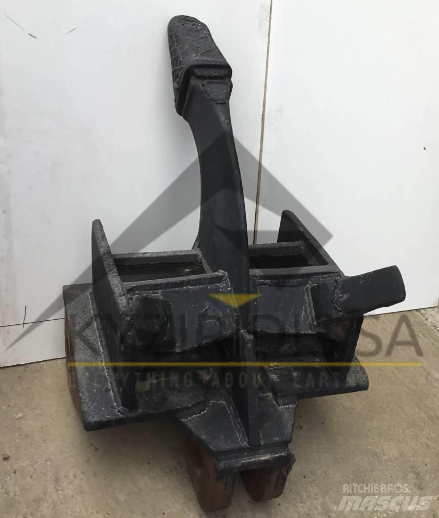 Liebherr R 942 Půdní rozrušovače