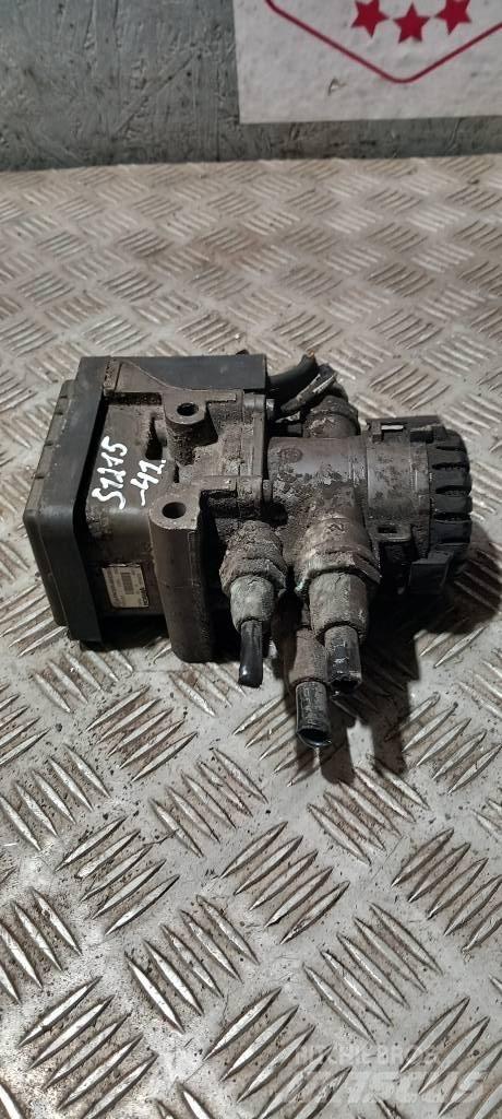 Scania R 440 1879275 Brzdy