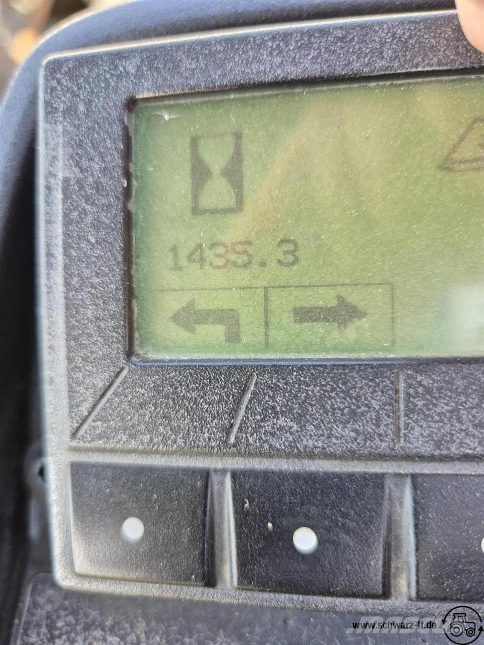 John Deere 7500A Golfové vozíky