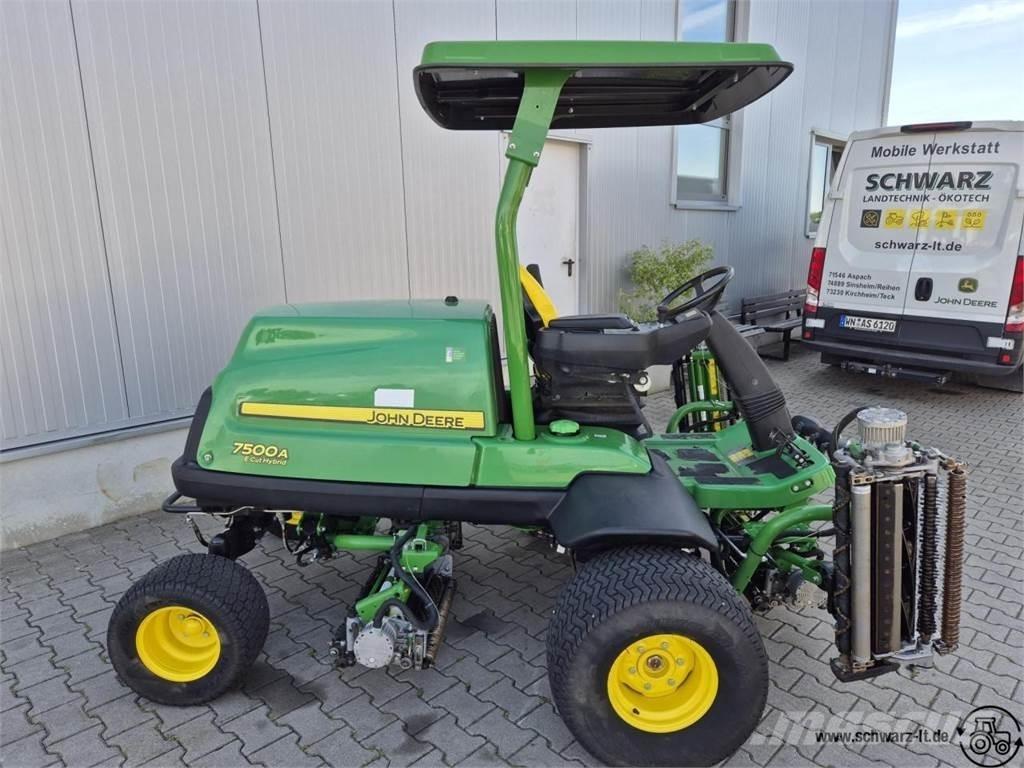 John Deere 7500A Golfové vozíky