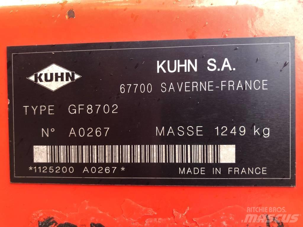 Kuhn GF 8702 Obraceče a shrabovače sena
