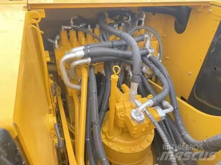 CAT CAT320D2 Midi rýpadla 7t - 12t
