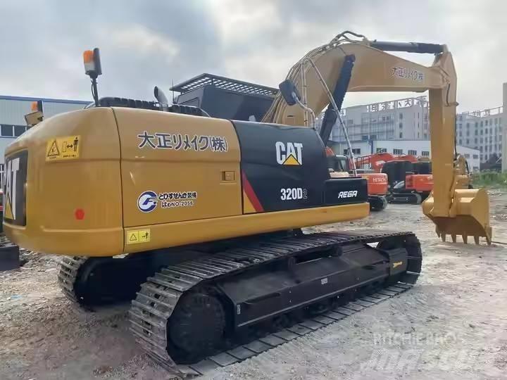 CAT CAT320D2 Midi rýpadla 7t - 12t