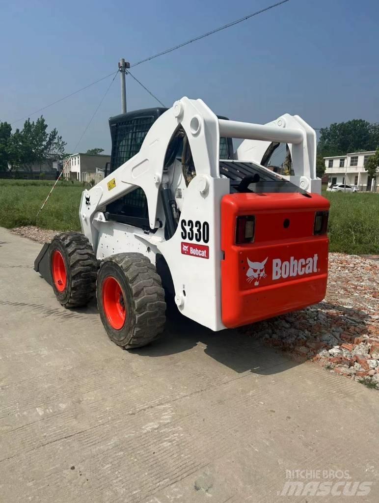 Bobcat S 330 Smykem řízené nakladače