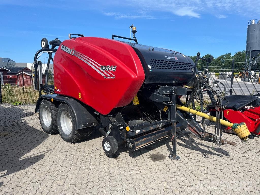 Case IH RB 545 Lis na válcové balíky