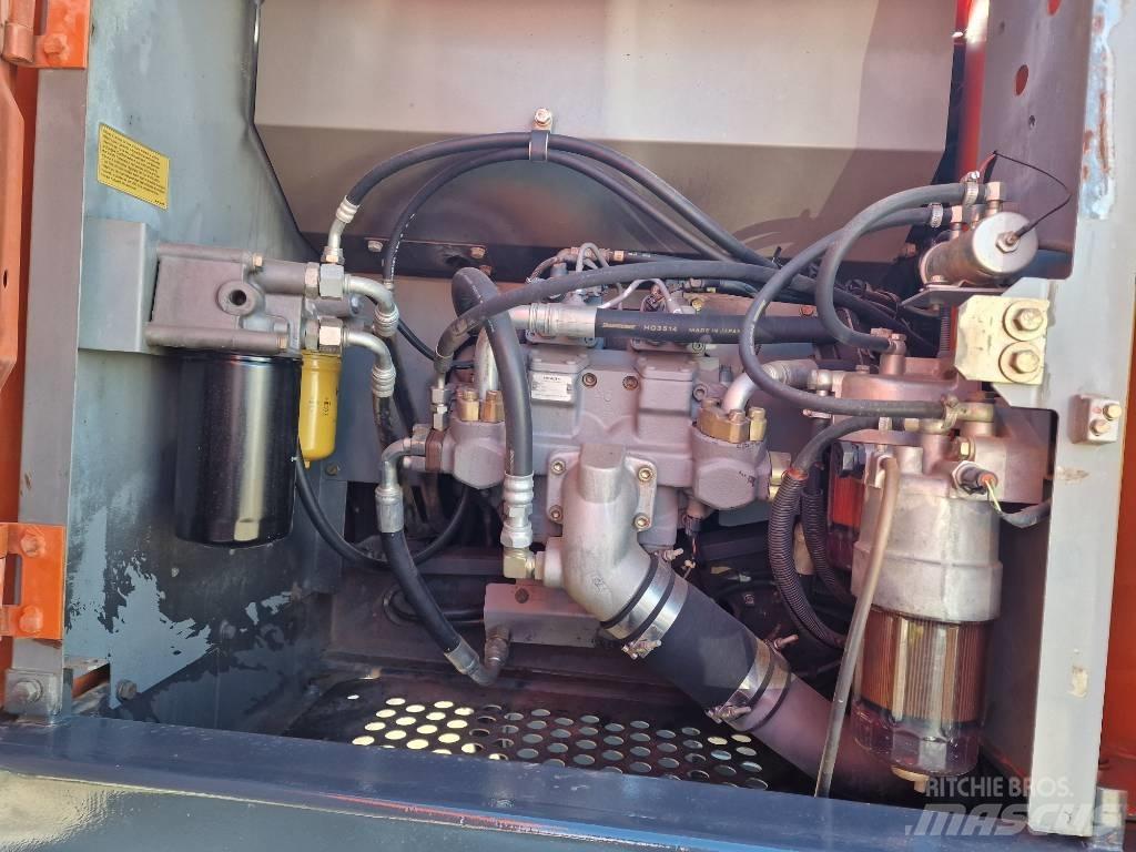 Hitachi ZX 210-3 Pásová rýpadla
