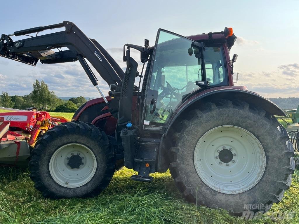 Valtra N155 Versu Traktory