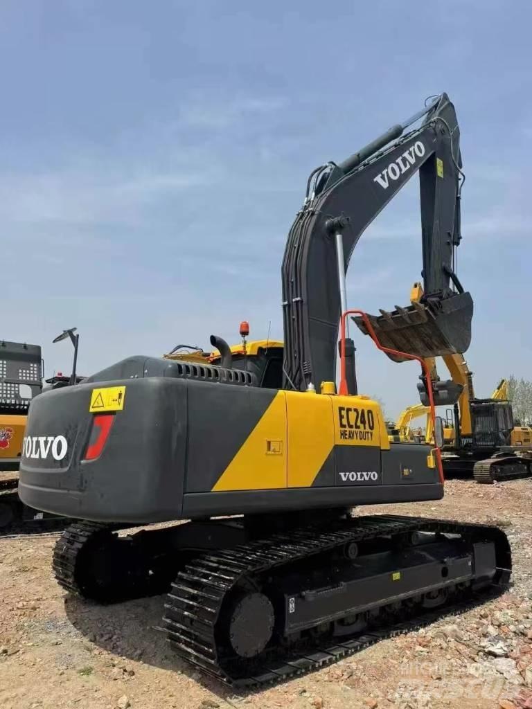 Volvo EC 240 Pásová rýpadla