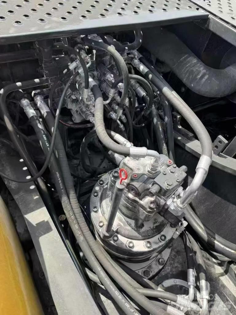 Volvo EC 240 Pásová rýpadla