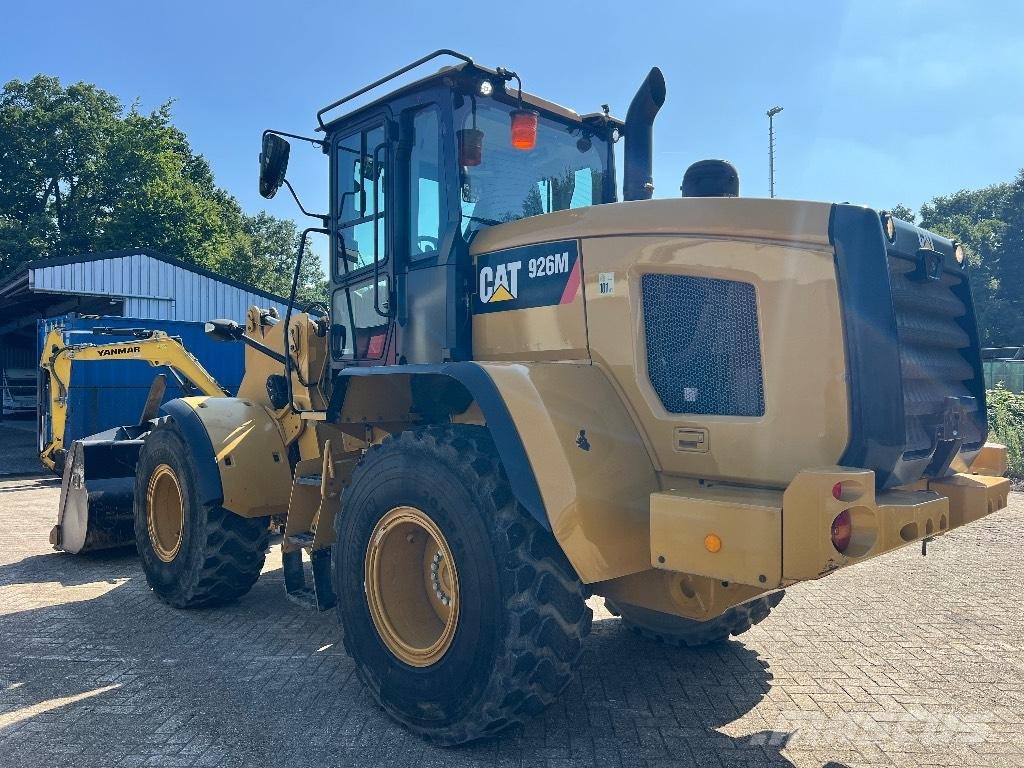 CAT 926M - 926 M Pásová rýpadla