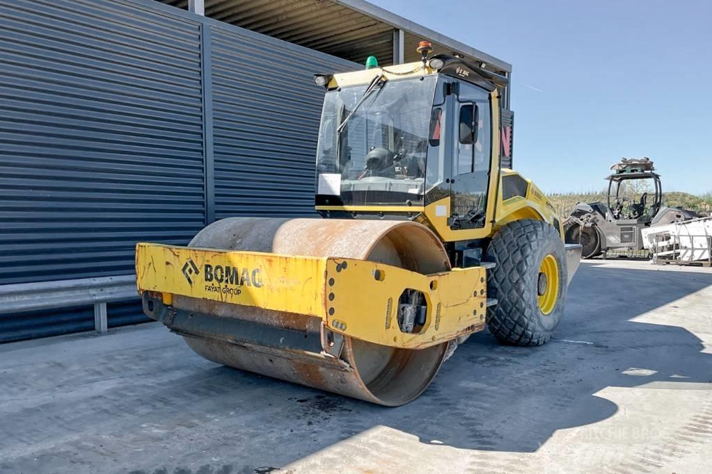 Bomag BW 213 D-5 Tahačové válce
