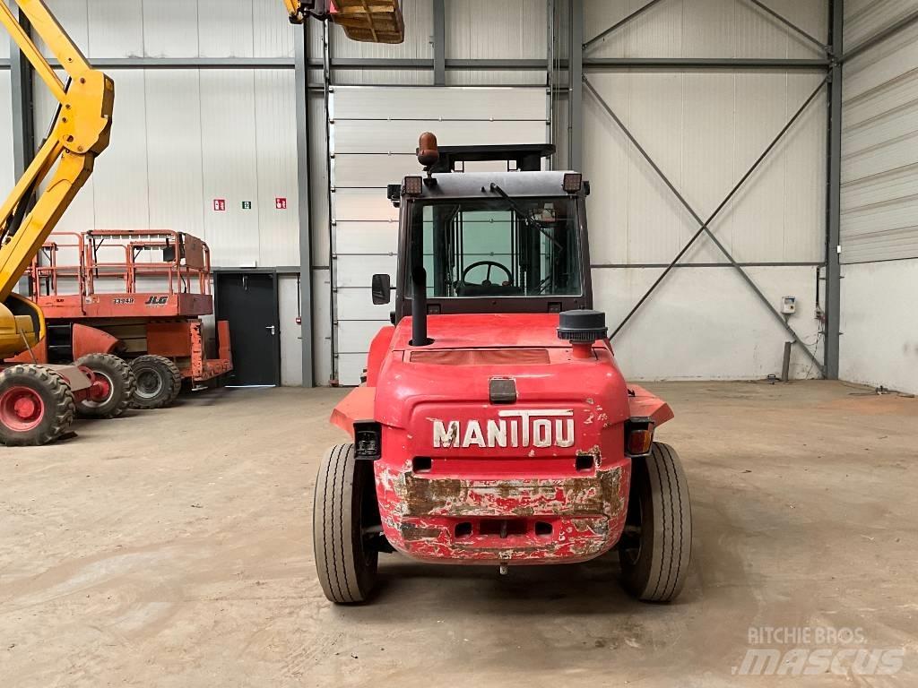 Manitou MC 40 Terénní vysokozdvižné vozíky