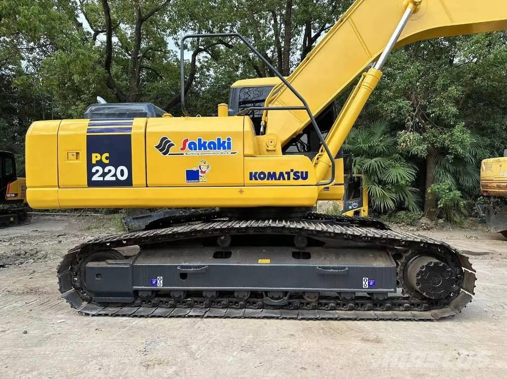 Komatsu PC220-8 Pásová rýpadla