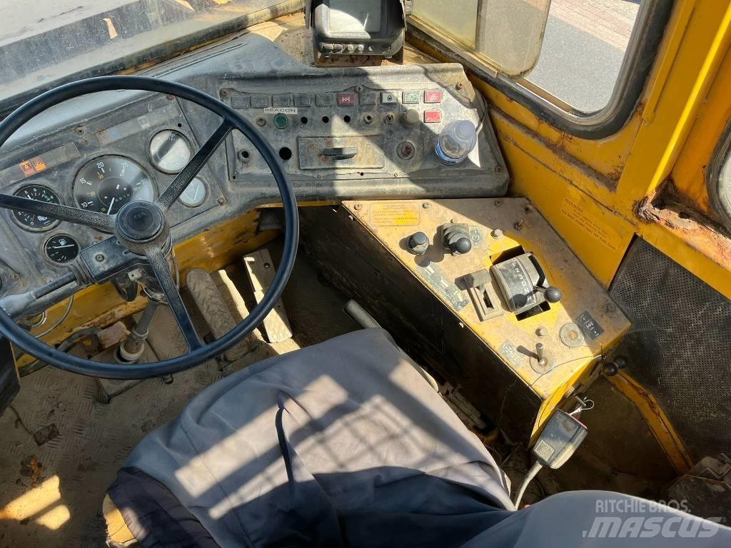 Volvo A 25 Kloubové dempry