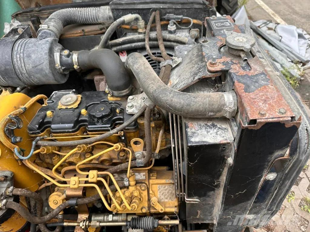 CAT CB-225E Další válce