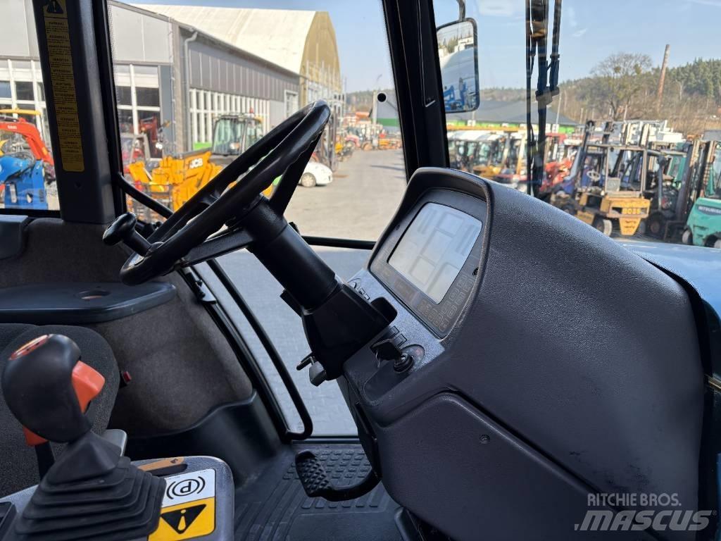 New Holland 8870 Traktory
