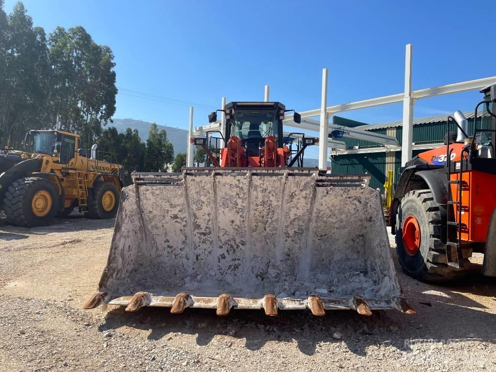 Hitachi ZW 550 - 6 Kolové nakladače