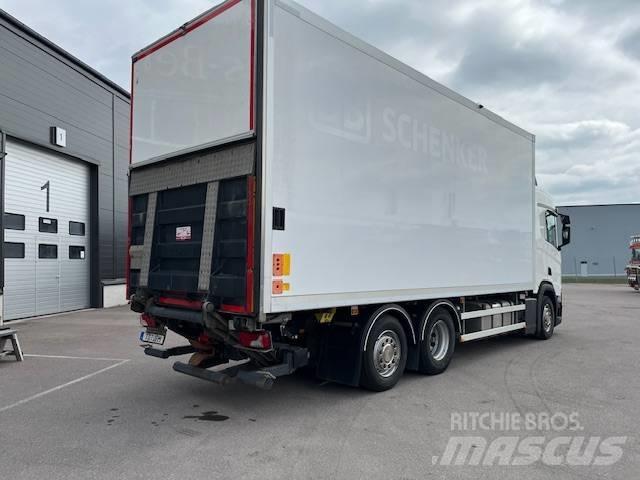 Scania R450B6X2*4NB Skříňová nástavba